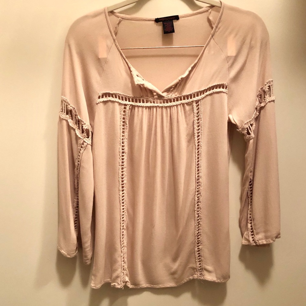 ⭐5 for $10 beige long sleeve blouse